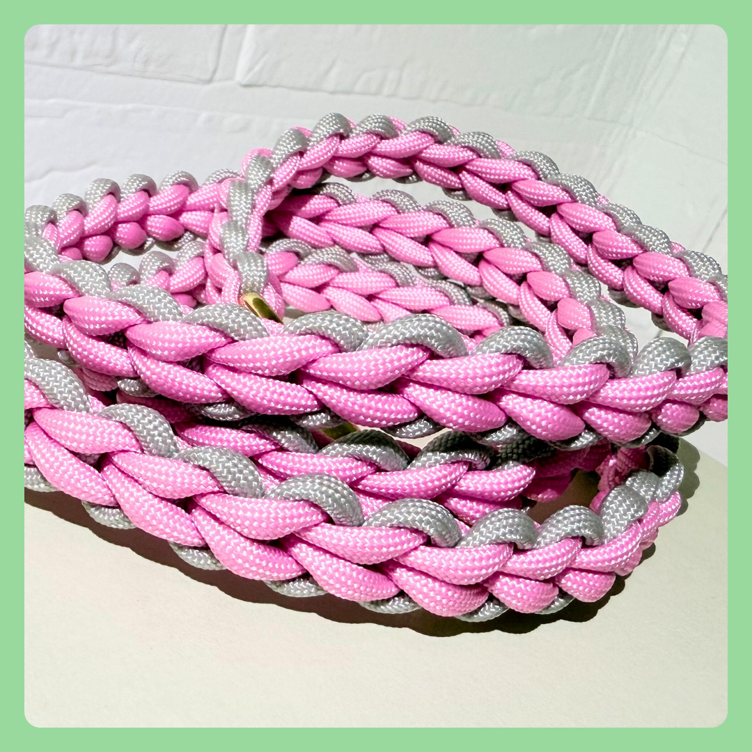 パラコードリード(ハート編み)パステルピンク&ライトグレー - 画像 (2)